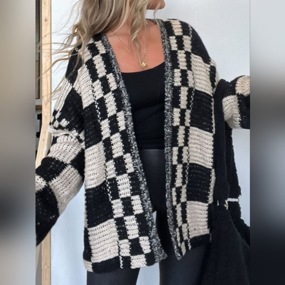 Plaid & Cozy Days Cardigan - Black - Picture 4 of 5